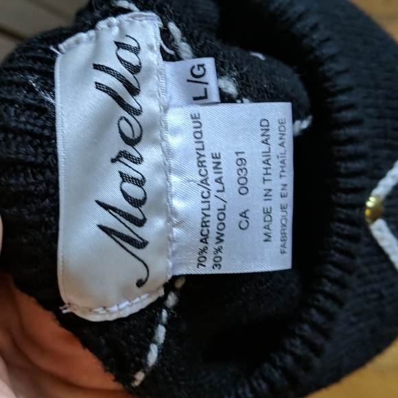 Vintage Marella Women's Pullover with Diamond Shape and Gold Button Detail - Picture 7 of 9